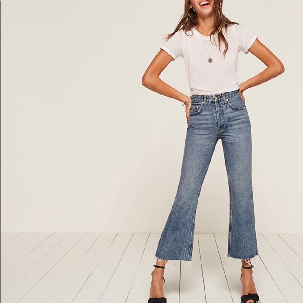 ✨NWT✨ Reformation Mid Crop Flare Size 27 💙